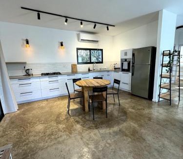 Bethlehem of Galilee Casa | Cozy Farmhouse with Goats, Garden & Deck