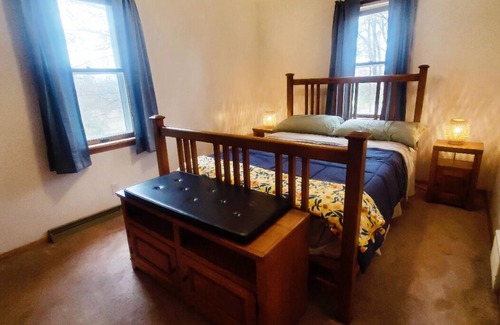 Lake Elmo Otro | Cozy Farmhouse for Nature Lovers