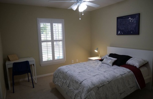 St. Cloud Otro | Cozy Farmhouse near Disney. Family Friendly and Peaceful