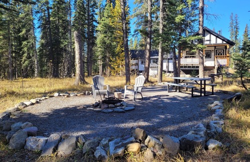 Nordegg Cabina | Expanse Cottages - La Casa de la roca