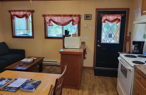 Nordegg Casa | Expanse Cottages - Cabra Blanca