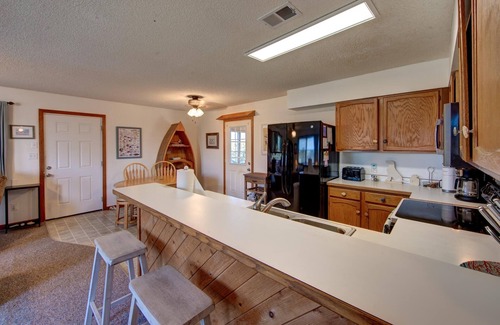 Avon Cabaña | Cozy Fishing Cottage w/ water access, minutes from Hatteras National Seashore