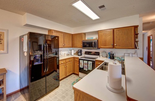 Avon Cabaña | Cozy Fishing Cottage w/ water access, minutes from Hatteras National Seashore