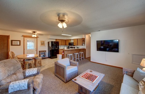 Avon Cabaña | Cozy Fishing Cottage w/ water access, minutes from Hatteras National Seashore