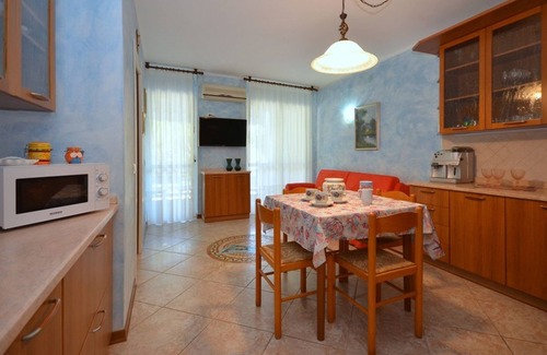 Lignano Sabbiadoro Apartamento | Acogedor apartamento cerca del mar en Lignano Sabbiadoro