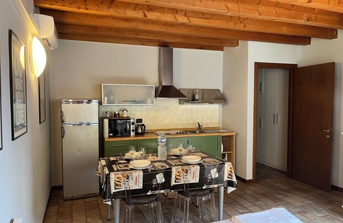 Bergamo Apartamento | Cozy flat + parking close to City center/Airport (CIN IT016024B4O46O3QZY)