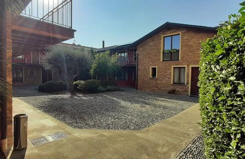 Bergamo Apartamento | Cozy flat + parking close to City center/Airport (CIN IT016024B4O46O3QZY)