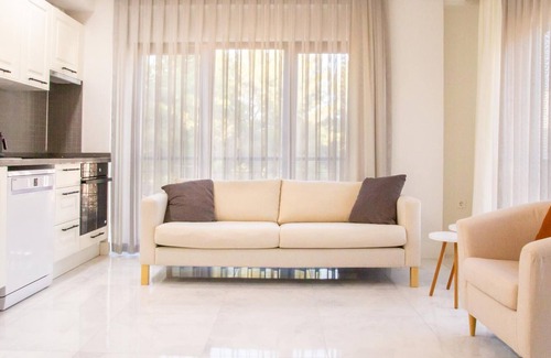 Milas Casa | Cozy Flat w Garden 1 min to Beach in Milas