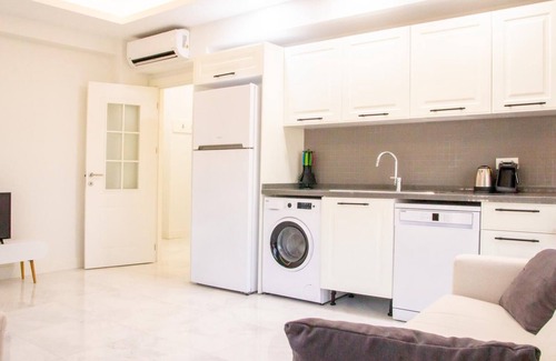 Milas Casa | Cozy Flat w Garden 1 min to Beach in Milas
