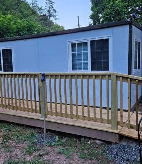 True Casa | Cozy Foldable Container Pipestem Getaway For 2