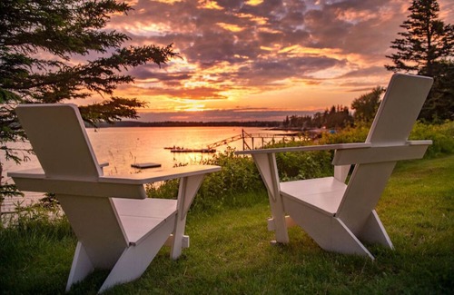 Boothbay Harbor Condominio | Cozy Forest Cottage | Stone FP | No Hidden Fees