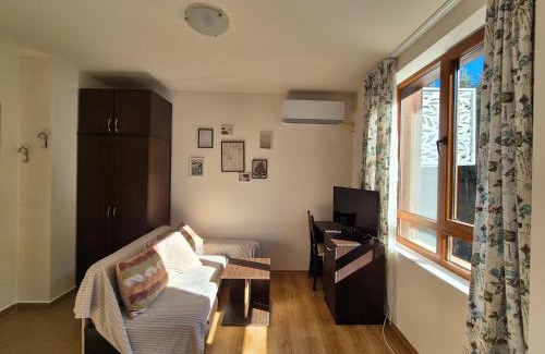 Shiligarnika Apartamento | Cozy forest view studio