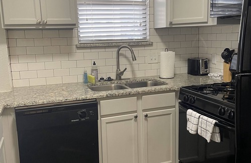 Fort Worth Apartamento | Cozy Fort Worth Apartment + Comfy Bed + FAST WIFI + 1b1b