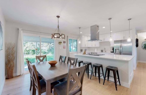 Castlewood Casa | Cozy Four Bedroom Family Retreat with Yard and Air Hockey