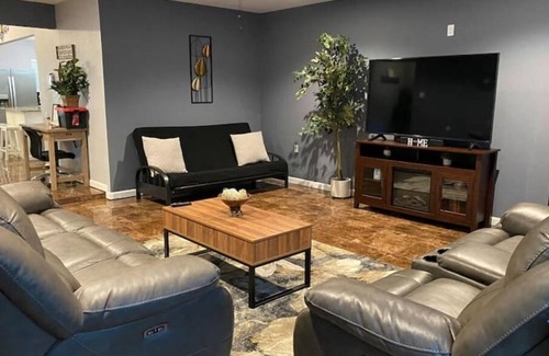 South Arlington Casa | Cozy Four Bedroom Home Arlington TX Entmt District - 10mins to everything!!!