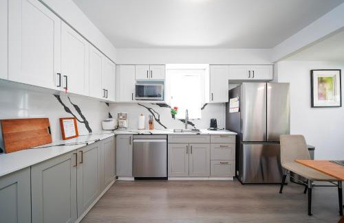 Dunbar Casa | Cozy four bedroom House in Vancouver West