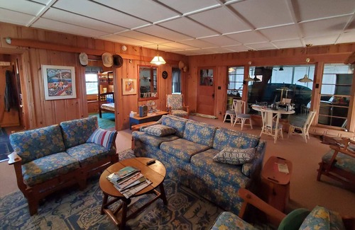 Detroit Lakes Cabina | Cozy Four Bedrooms on Lake Sallie