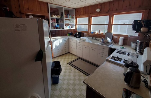 Detroit Lakes Cabina | Cozy Four Bedrooms on Lake Sallie