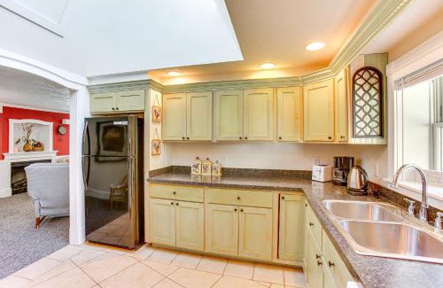 Frankfort Apartamento | Cozy Frankfort Apartment Near Beaches and Downtown!