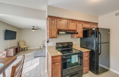 Fresno Condominio | Cozy Fresno Condo w/ Balcony & Pool Access