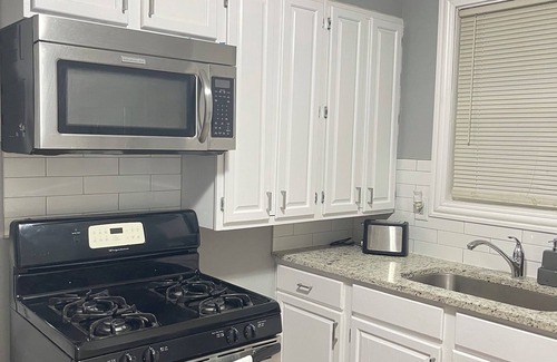 Park Forest Casa | Cozy Full Home + Free Parking + Fast Wi-fi & Central Area