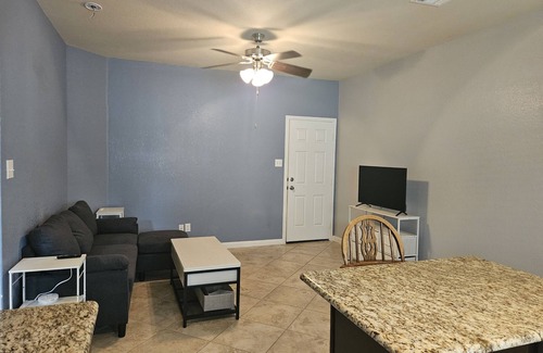 New Braunfels Apartamento | Cozy fully furnished 1-bedroom apartment with WiFi, AC in pleasant New Braunfels