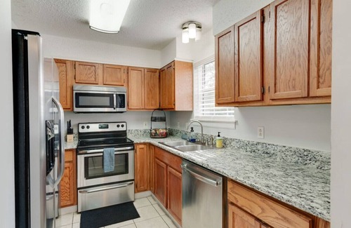 Hope Gardens Apartamento | Cozy & Fun Apartment by Broadway, Room for 6!