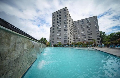 East Falls Apartamento | Cozy Furnished 2Br Apartment with Gym, Pool