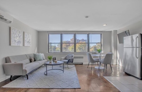 East Falls Apartamento | Cozy Furnished 2Br Apartment with Gym, Pool