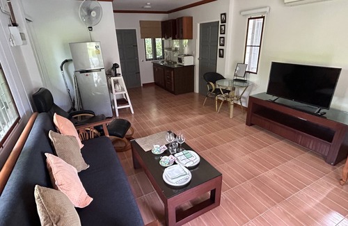 Nong Thale Cabaña | Cozy Garden Cottage 1 BR with private garden and outdoor jacuzzi.