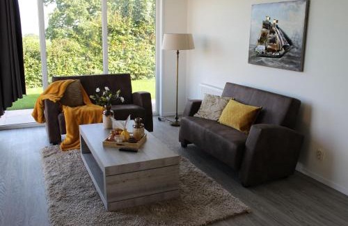 Gasthuis Casa | Cozy Garden Home w Fireplace