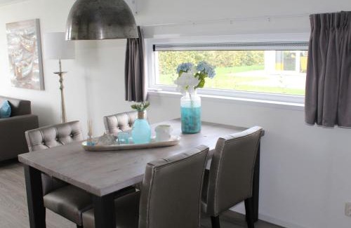 Gasthuis Casa | Cozy Garden Home w Fireplace