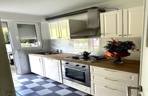 Oosterveld Apartamento | Cozy Garden Retreat - Family Friendly Studio with city access