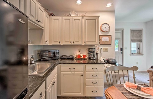 New Holland Apartamento | Cozy 'Garden Room' in Welsh Mountain Suites!