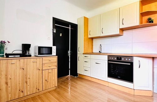 Floridsdorf Casa | Cozy Garden Villa near Danube For 16P