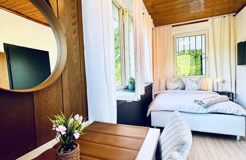 Floridsdorf Casa | Cozy Garden Villa near Danube For 16P
