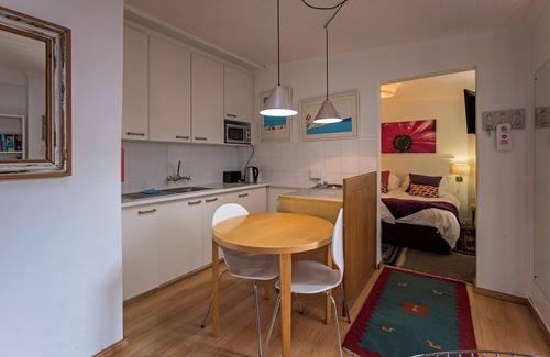 Cape Town Cabaña | Cozy Garden cottage, adjoining courtyard garden, private entrance