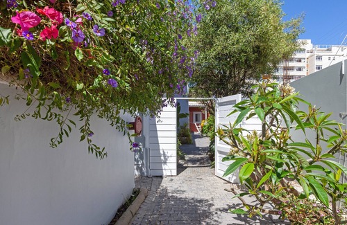Cape Town Cabaña | Cozy Garden cottage, adjoining courtyard garden, private entrance