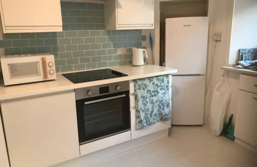 Millport Apartamento | Cozy corner ground floor flat close to the sea! 5 night minimum stay July/August