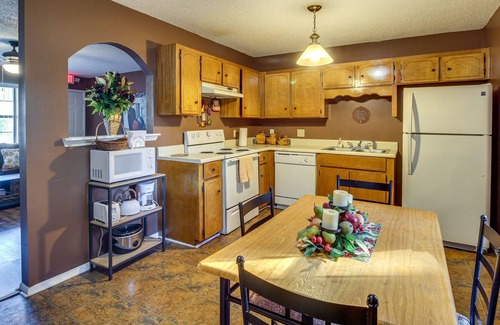 Hinesville Casa | Cozy Georgia Abode - Patio, Near Fishing & Hiking!