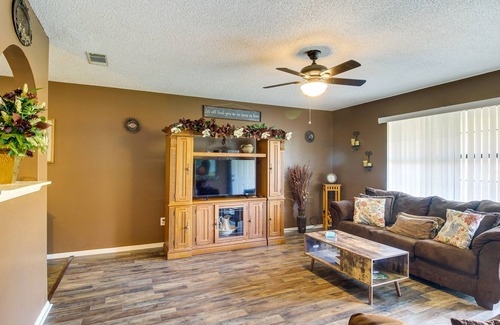 Hinesville Casa | Cozy Georgia Abode - Patio, Near Fishing & Hiking!