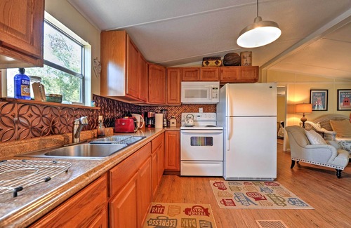 Midway Cabaña | ‘The Lodge 'en Colonel's Island w / Screened Porch!
