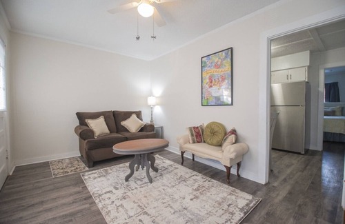 St. Marys Apartamento | Cozy get-away within walking distances to bars, restaurants and the water front!