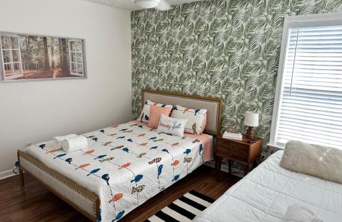 La Vergne Casa | Cozy Getaway Homes