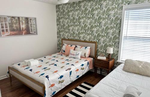 La Vergne Casa | Cozy Getaway Homes