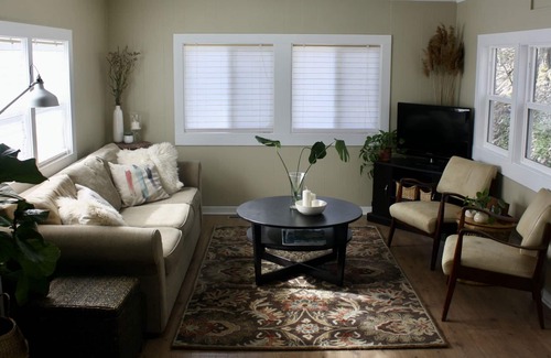 Clarksburg Casa | Cozy Getaway in the Heart of the Blue Mountains