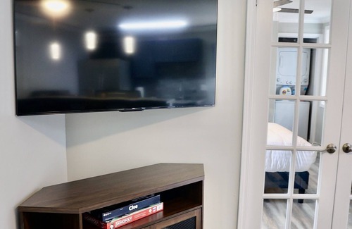Pineywoods Cabaña | Cozy Getaway - Just 10 Minutes from the Beach & Steps from Golf and Park!