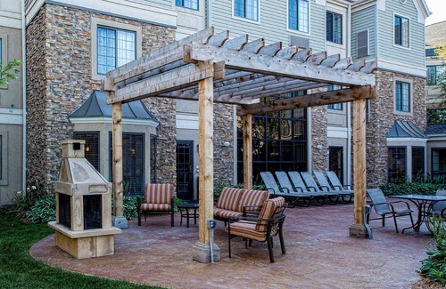 Eagan Condominio | Traslado las 24 horas al centro comercial Mall of America + desayuno de cortesía | Wi-Fi gratis + piscina cubierta