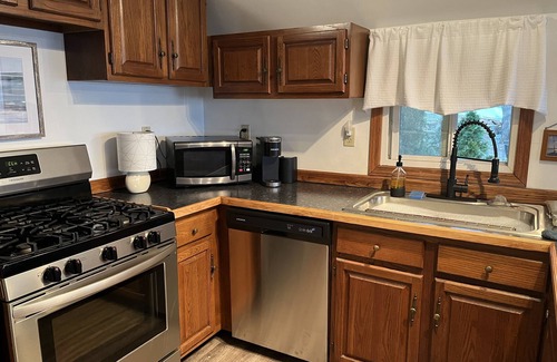 North East Cabaña | Cozy Getaway ON Lake Erie