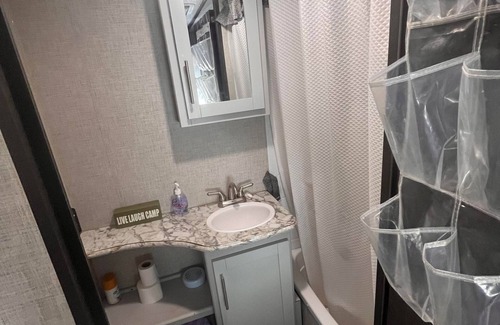 Fernandina Beach Casa | Cozy Glamper that sleeps 6 in a great location!